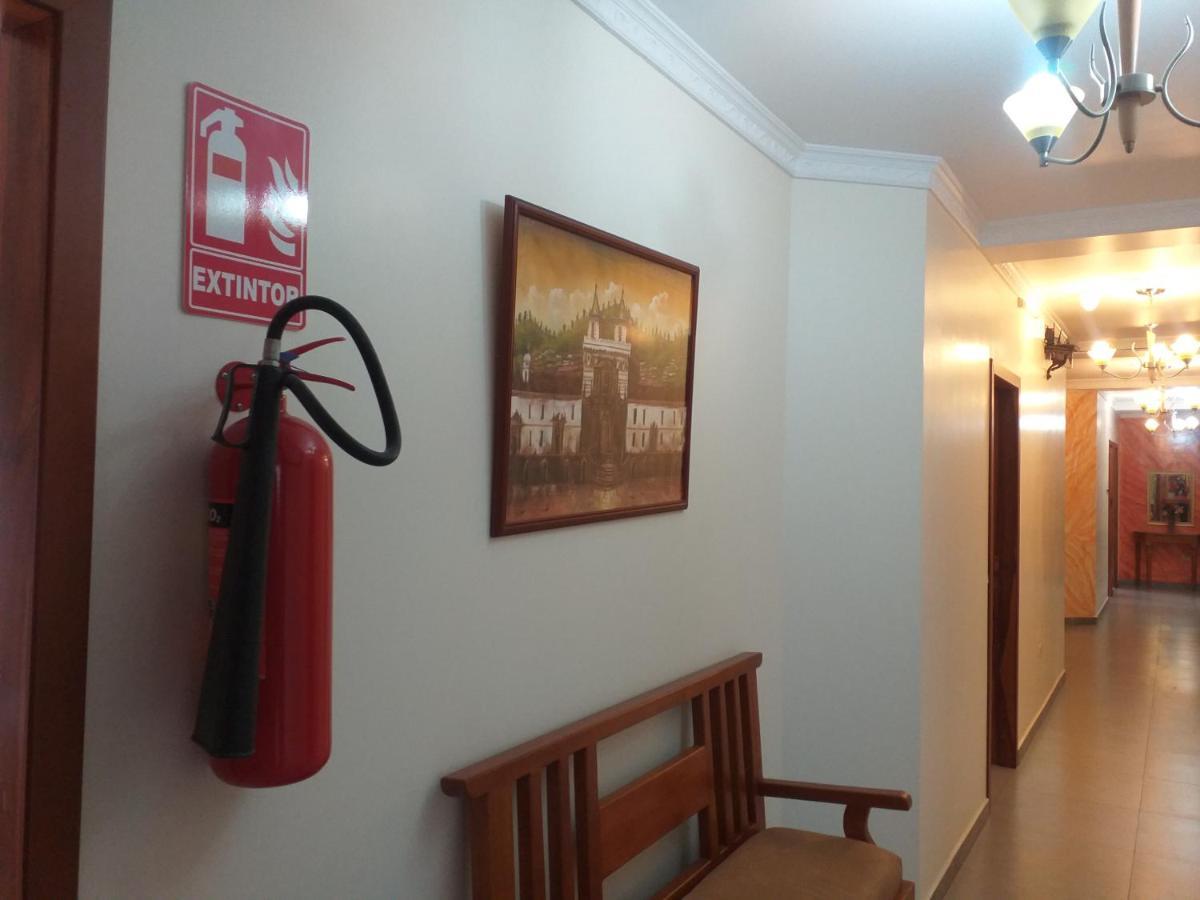 Hostal Resto - Bar "El Penon" Alausí المظهر الخارجي الصورة